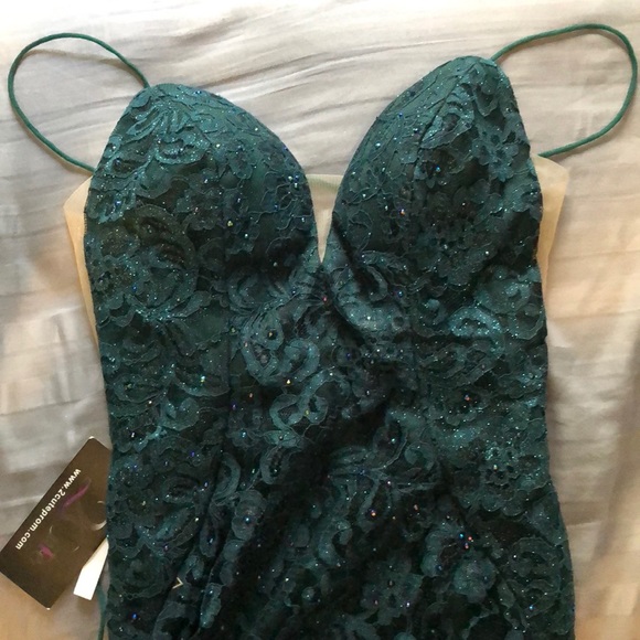 Emerald J. Micheals prom dress - Picture 3 of 8